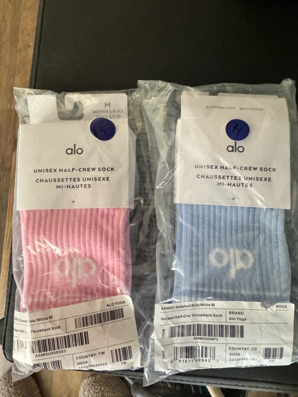 Alo throwback half crew socks